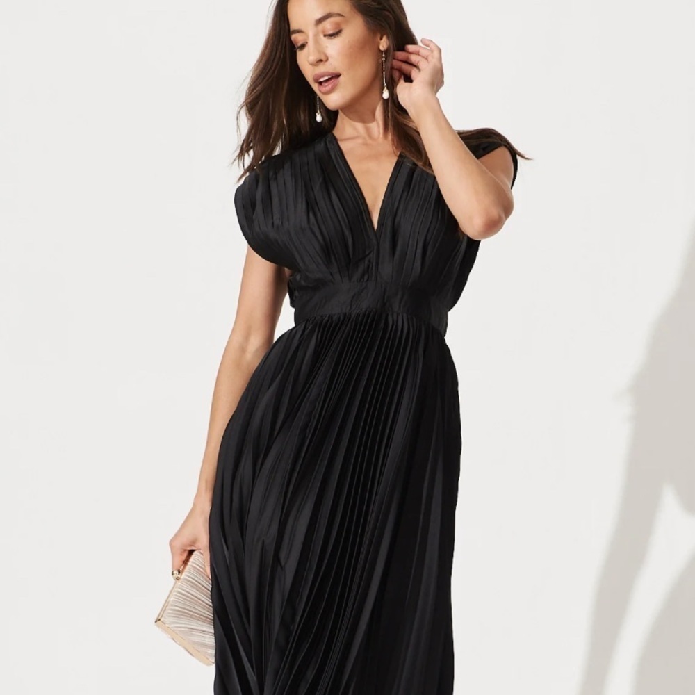 Tome Pleated Drape Dolman Sleeve Knee Length Cocktail Dress